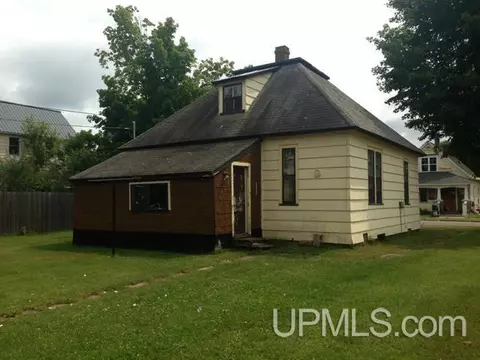 625 Park, Ishpeming, MI 49849 photo 10