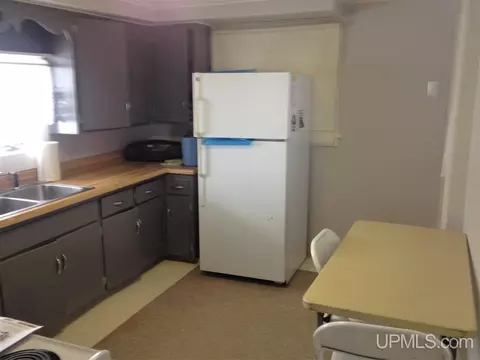 20252 Royce, Hancock, MI 49930 photo 3