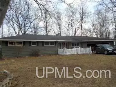 6604 N, Escanaba, MI 49829 photo 2