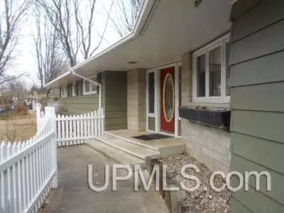 6604 N, Escanaba, MI 49829 photo 1