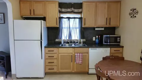 511 Kirkpatrick, Palmer, MI 49871 photo 2