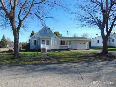 703 Elliott, Ishpeming, MI 49849 photo 2