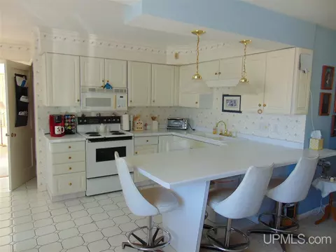 703 Elliott, Ishpeming, MI 49849 photo 5