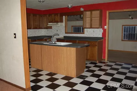 6 Lawer, Ishpeming, MI 49849 photo 3