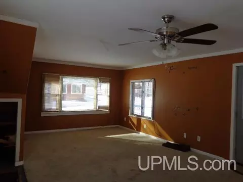 103 New York, Ishpeming, MI 49849 photo 3