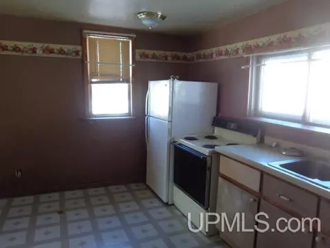 103 New York, Ishpeming, MI 49849 photo 7