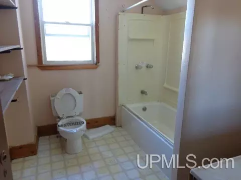 103 New York, Ishpeming, MI 49849 photo 12