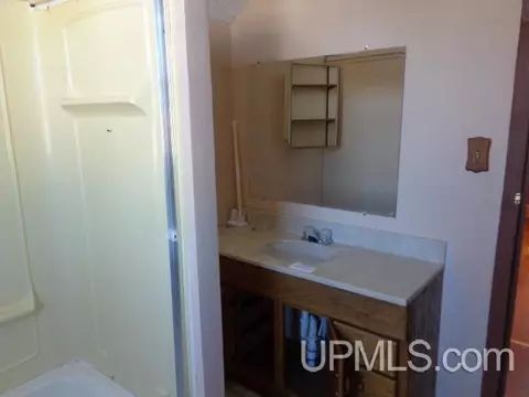 103 New York, Ishpeming, MI 49849 photo 13