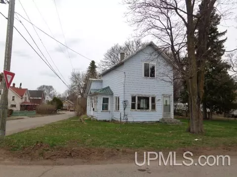 103 New York, Ishpeming, MI 49849 photo 1