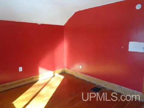 103 New York, Ishpeming, MI 49849 photo 15