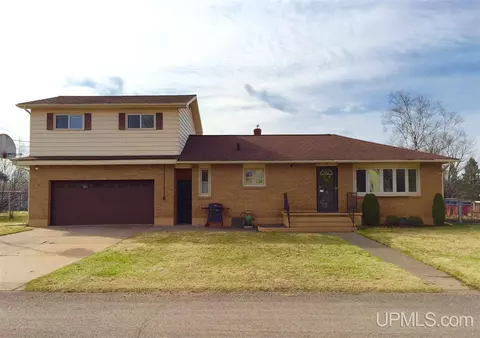 2016 Jackson, Ishpeming, MI 49849 photo 1