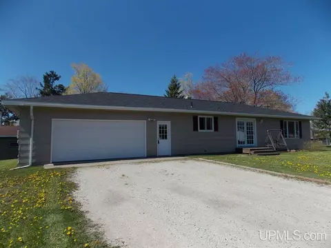 301 Brady, L'anse, MI 49946 photo 12