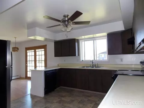 301 Brady, L'anse, MI 49946 photo 2