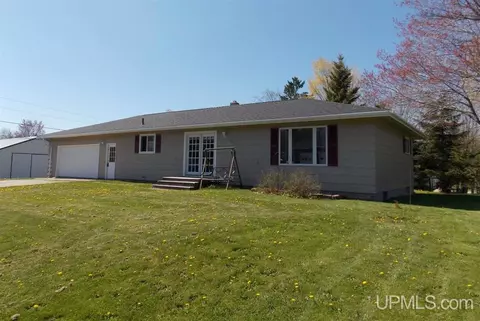 301 Brady, L'anse, MI 49946 photo 1