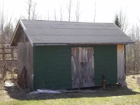 8045 N Billie Helmer, Deerton, MI 49822 photo 5