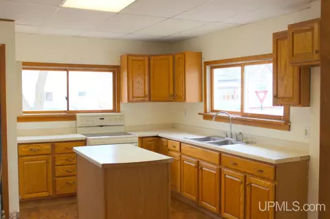 345 S Second, Ishpeming, MI 49849 photo 4