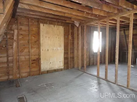 109 E Chocolay, Munising, MI 49862 photo 11