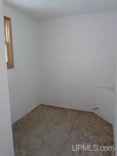 109 E Chocolay, Munising, MI 49862 photo 7