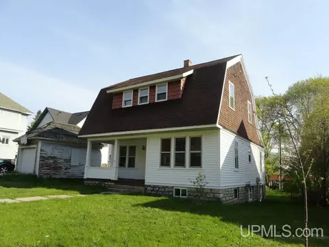 109 E Chocolay, Munising, MI 49862 photo 2