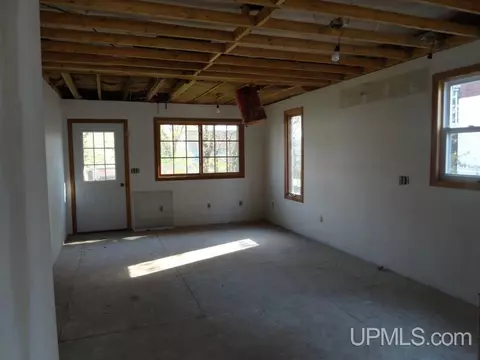 109 E Chocolay, Munising, MI 49862 photo 6
