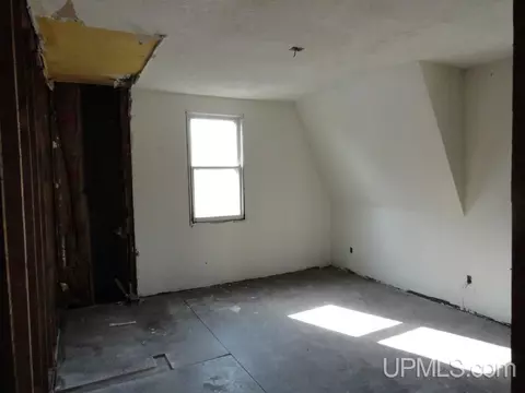 109 E Chocolay, Munising, MI 49862 photo 10