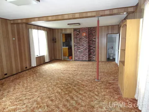 307 E Onota, Munising, MI 49862 photo 12