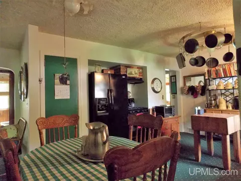 25391 Pine, Covington, MI 49919 photo 3