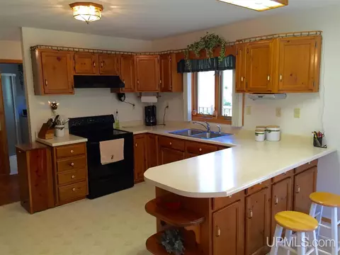 57 North Cp, Ishpeming, MI 49849 photo 2