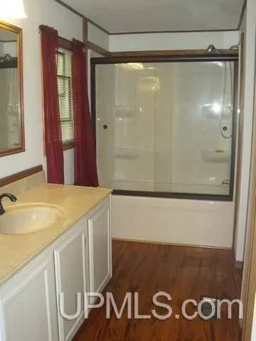 14 Mapleview, Gladstone, MI 49837 photo 17