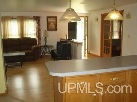 14 Mapleview, Gladstone, MI 49837 photo 5