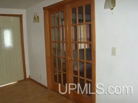 14 Mapleview, Gladstone, MI 49837 photo 6