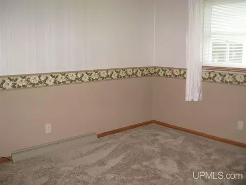 4375 M, Escanaba, MI 49829 photo 8