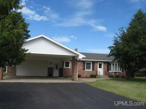 4375 M, Escanaba, MI 49829 photo 1