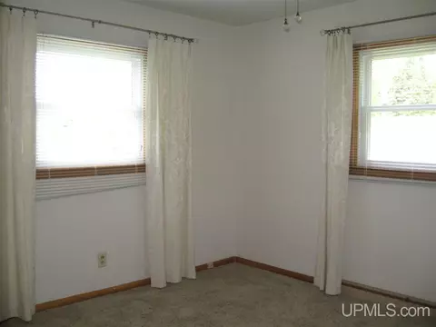 4375 M, Escanaba, MI 49829 photo 10