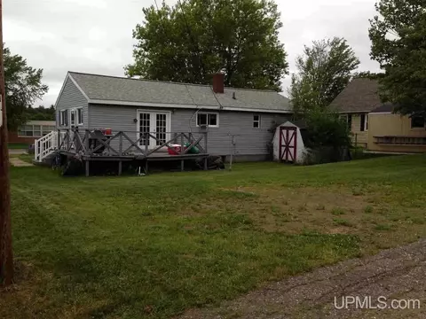 648 Poplar, Ishpeming, MI 49849 photo 5