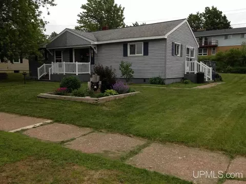648 Poplar, Ishpeming, MI 49849 photo 2