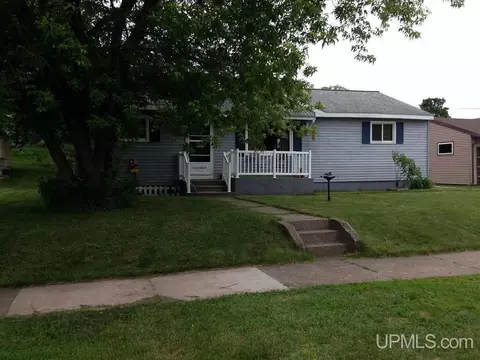 648 Poplar, Ishpeming, MI 49849 photo 3