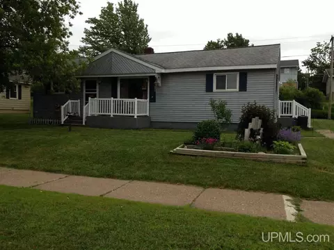 648 Poplar, Ishpeming, MI 49849 photo 1
