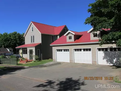 725 N First, Ishpeming, MI 49849 photo 1