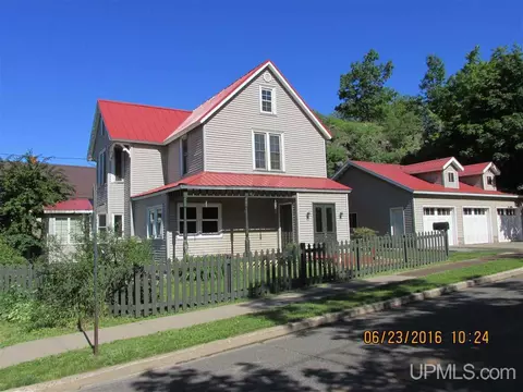 725 N First, Ishpeming, MI 49849 photo 2