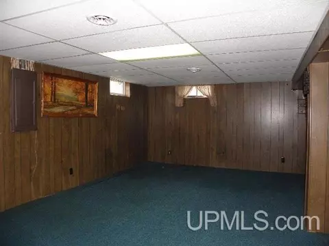 225 S Marigold, Ishpeming, MI 49849 photo 16
