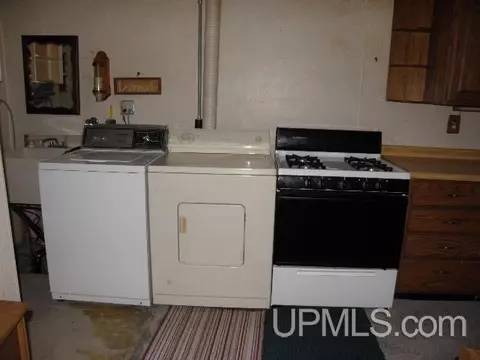 225 S Marigold, Ishpeming, MI 49849 photo 21