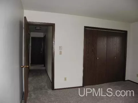 225 S Marigold, Ishpeming, MI 49849 photo 8