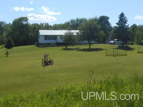 19769 Mcrae, Ewen, MI 49925 photo 2