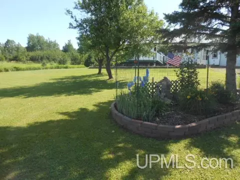 19769 Mcrae, Ewen, MI 49925 photo 3