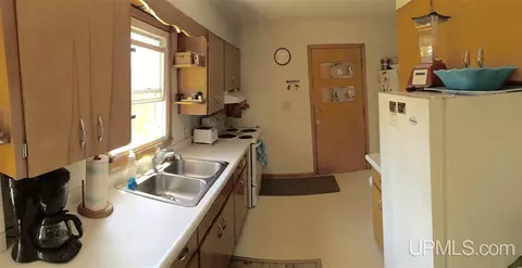 838 Palms, Ishpeming, MI 49849 photo 4