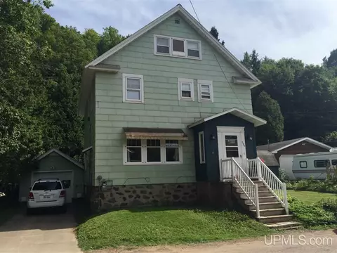 584 Jasper, Ishpeming, MI 49849 photo 1