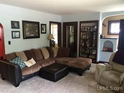 584 Jasper, Ishpeming, MI 49849 photo 4