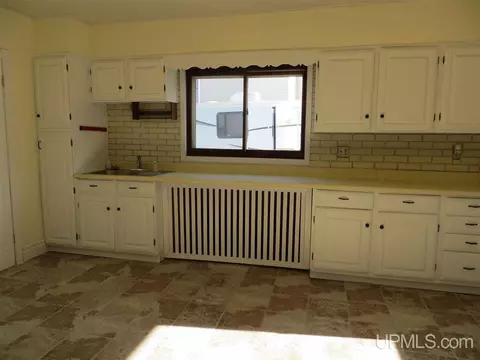 912 N Third, Ishpeming, MI 49849 photo 4
