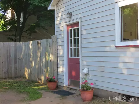 912 N Third, Ishpeming, MI 49849 photo 2
